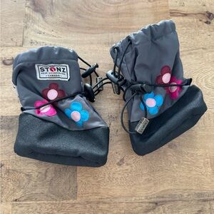 Stonz toddler Gray booties with Pink & Blue Flower Accents size small